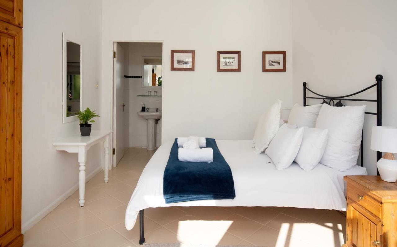 Boulders Hotel, Cafe And Curio Shop Bed & Breakfast Simonʼs Town