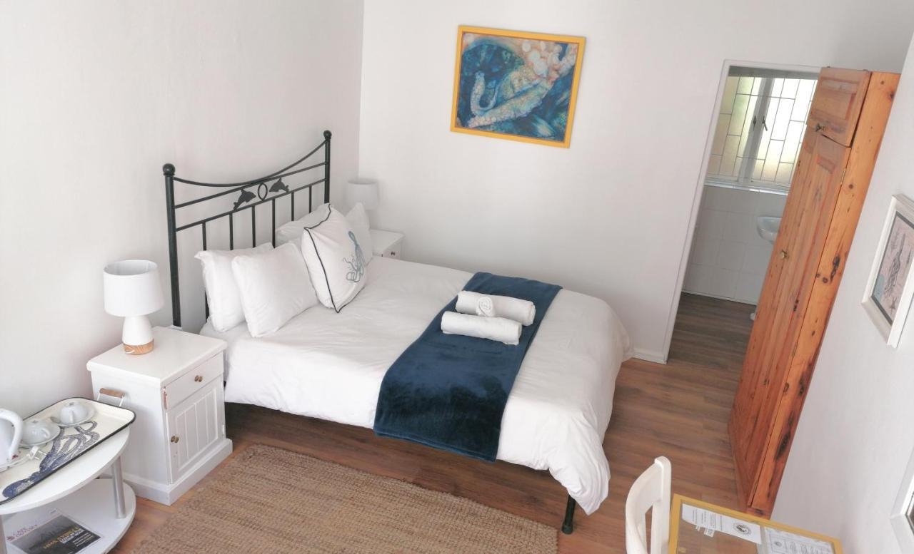Boulders Hotel, Cafe And Curio Shop Bed & Breakfast Simonʼs Town
